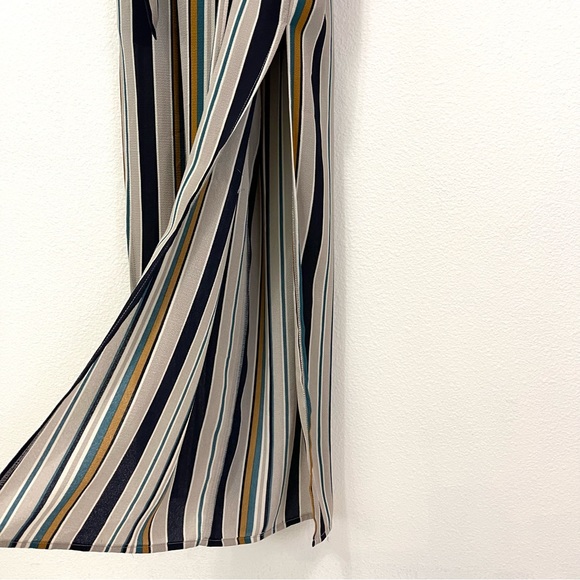 Monteau- Blue Gray Stripe Wide Leg Jumpsuit Size Large (Juniors). - Picture 6 of 12